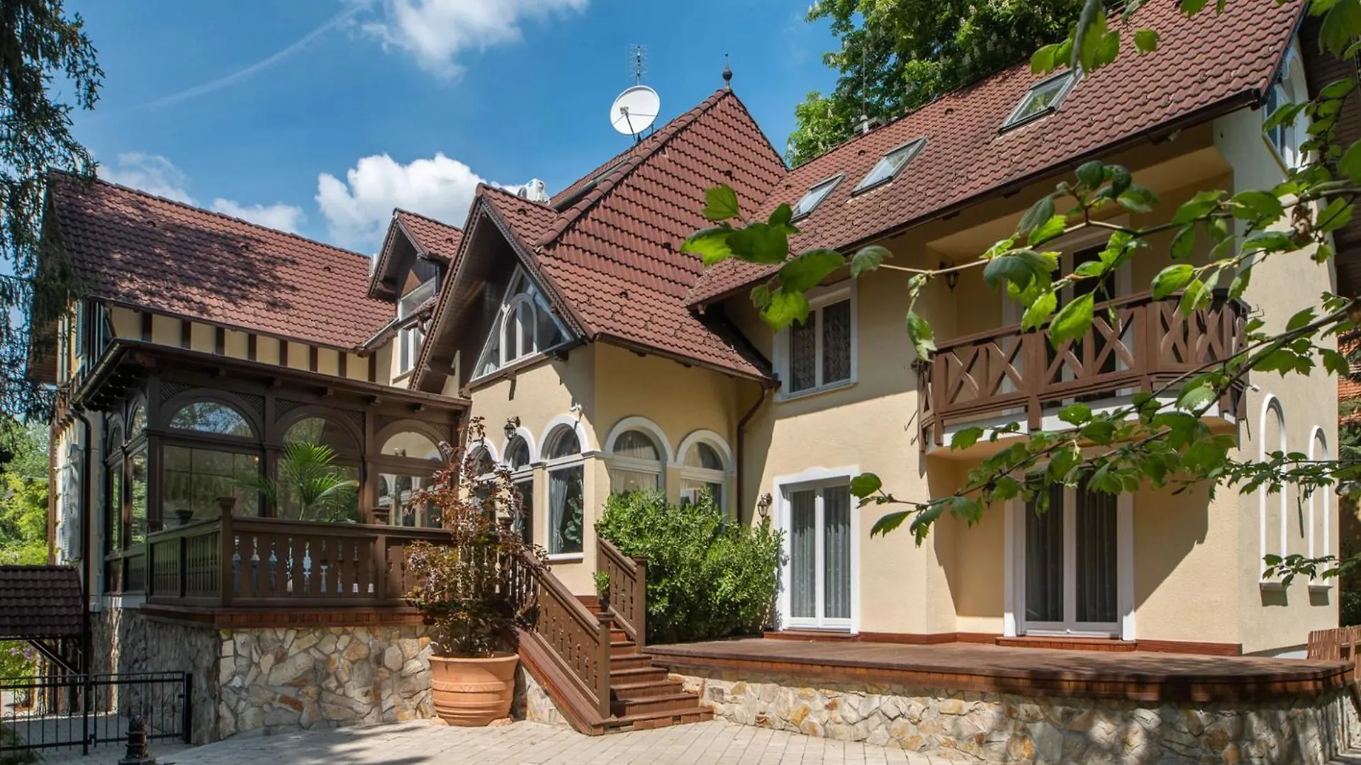 Uhu Villa 750 M2 - Budapest Hungary
