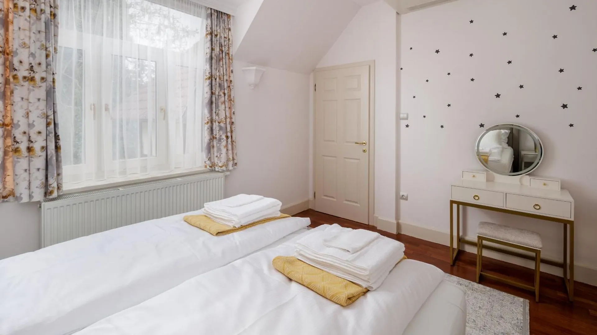 Uhu Villa 750 M2 - Budapest