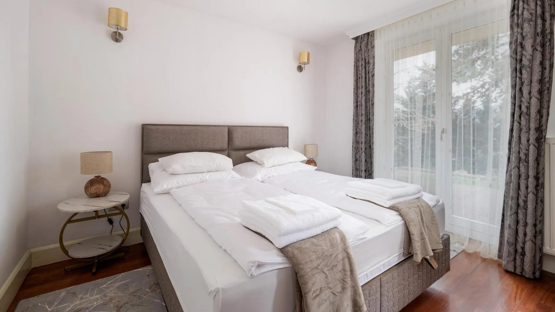 Uhu Villa 750 M2 - Budapest