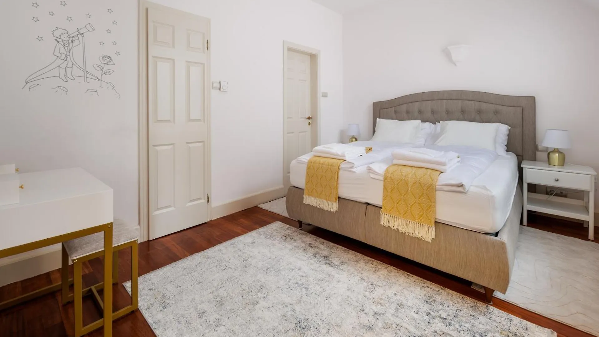 Uhu Villa 750 M2 - Budapest