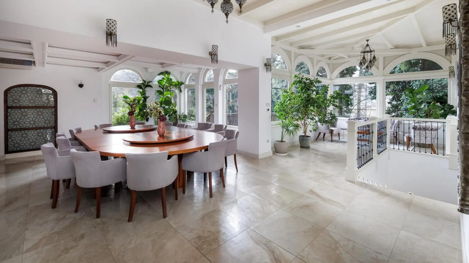Uhu Villa 750 M2 - Budapest